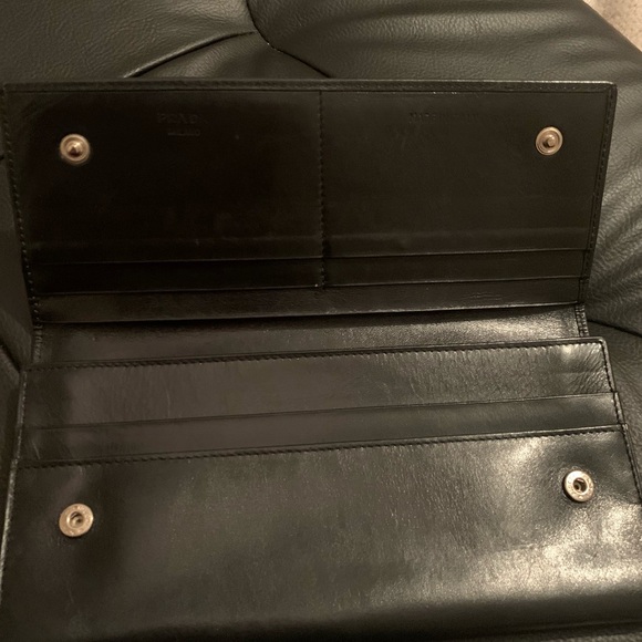 Prada long wallet in black - Picture 6 of 14